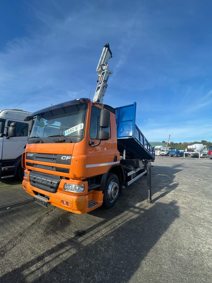 CAMION GRUA Y CAJA BASCULANTE DAF 65.250 - Tipper, Crane truck: picture 1 CAMION GRUA Y CAJA BASCULANTE DAF 65.250 - Tipper, Crane truck: picture 1