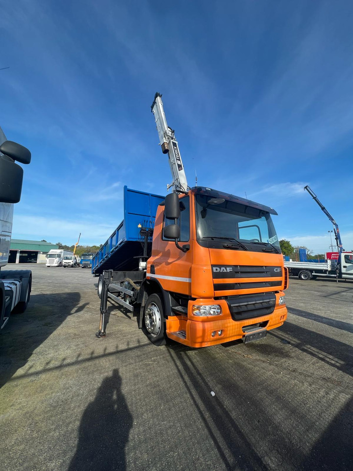 CAMION GRUA Y CAJA BASCULANTE DAF 65.250 - Tipper, Crane truck: picture 2 CAMION GRUA Y CAJA BASCULANTE DAF 65.250 - Tipper, Crane truck: picture 2
