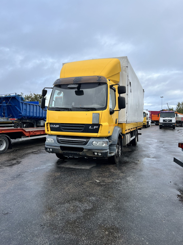 CAMION TAULINER DAF 55.250 - Curtainsider truck: picture 1 CAMION TAULINER DAF 55.250 - Curtainsider truck: picture 1
