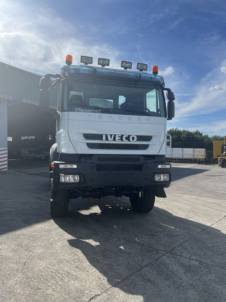 CAMION VOLQUETE IVECO TRAKKER 450 6X6 - Tipper: picture 2 CAMION VOLQUETE IVECO TRAKKER 450 6X6 - Tipper: picture 2