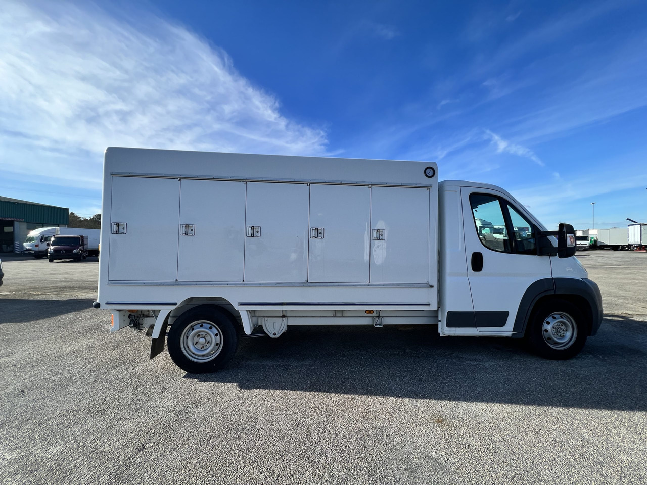 FUROGON HELADERO CON PLACAS MERCEDES Y IVECO - Refrigerated van: picture 2 FUROGON HELADERO CON PLACAS MERCEDES Y IVECO - Refrigerated van: picture 2