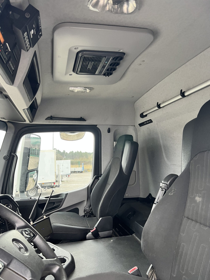 Cab chassis truck camión Mercedes frigorífico: picture 15 Cab chassis truck camión Mercedes frigorífico: picture 15