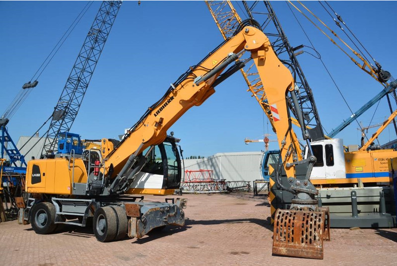 Waste/ Industry handler for transportation of garbage Liebherr LH 22 M: picture 6