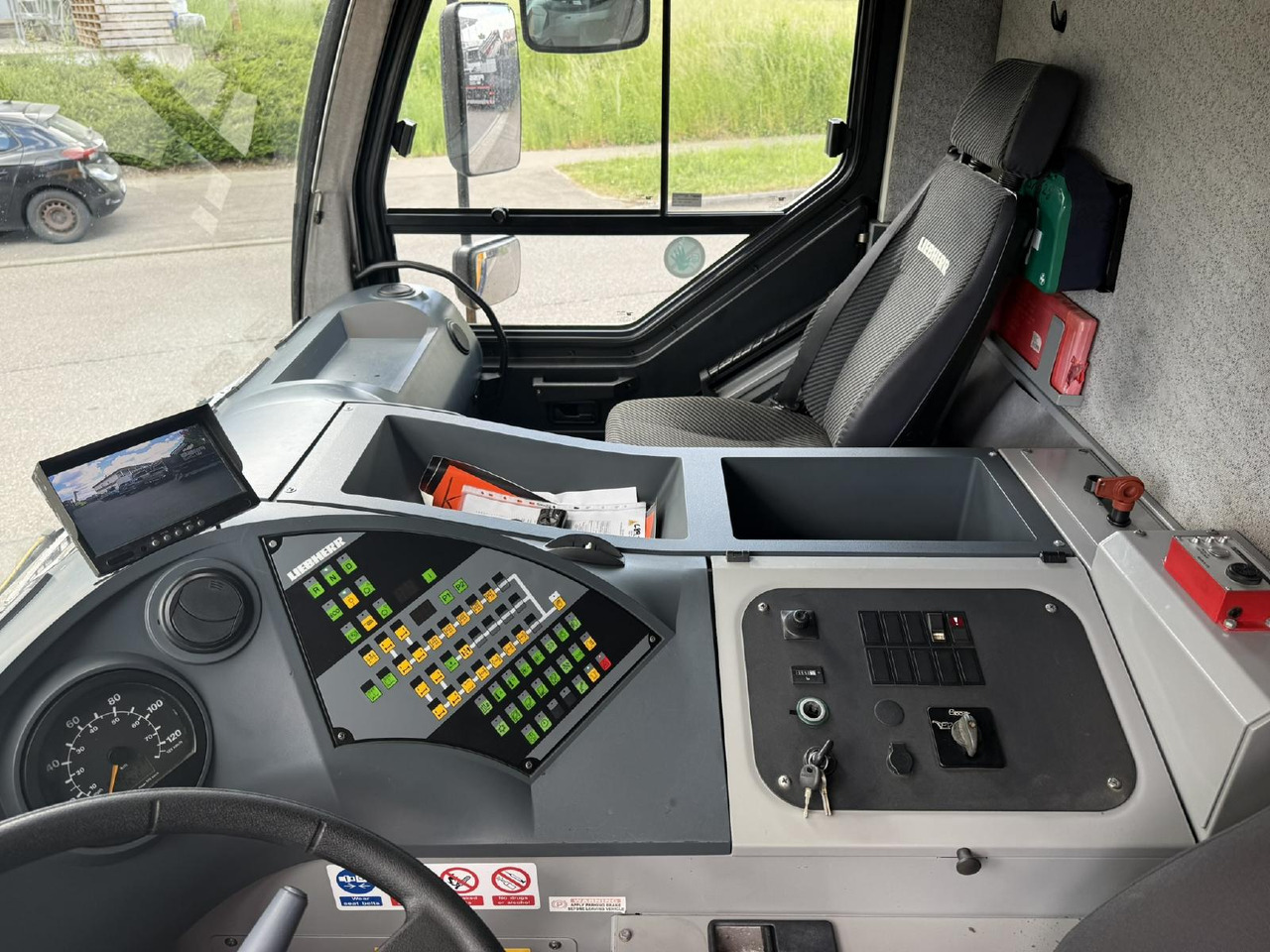 Mobile crane Liebherr LTM 1055-3.1 (05 - 055 855) | 6 x 6: picture 14