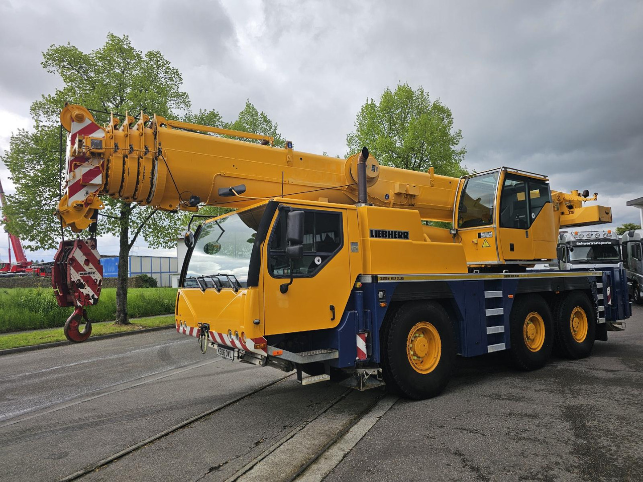 Liebherr LTM 1055-3.1 (06 - 056 016) | 6 x 6 - Mobile crane: picture 2 Liebherr LTM 1055-3.1 (06 - 056 016) | 6 x 6 - Mobile crane: picture 2