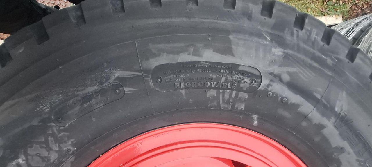 Liebherr Zubehör = Kompletträder 8 x Bridgestone VHS 385/95 R25 (14.00 R25) - Mobile crane: picture 5 Liebherr Zubehör = Kompletträder 8 x Bridgestone VHS 385/95 R25 (14.00 R25) - Mobile crane: picture 5