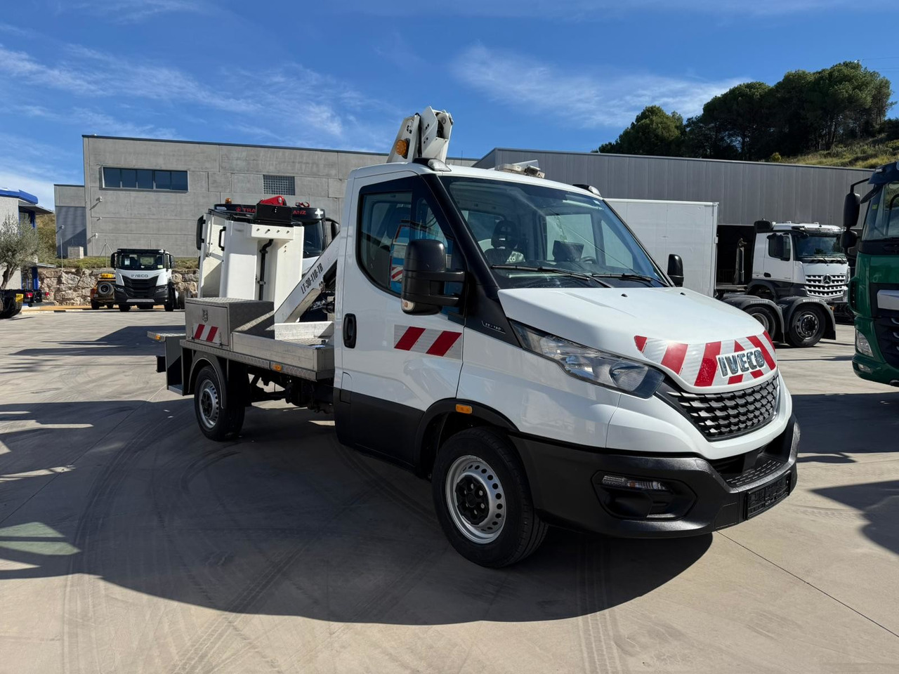 IVECO 35S14 Daily E6 (Basket) - Truck mounted aerial platform: picture 2 IVECO 35S14 Daily E6 (Basket) - Truck mounted aerial platform: picture 2