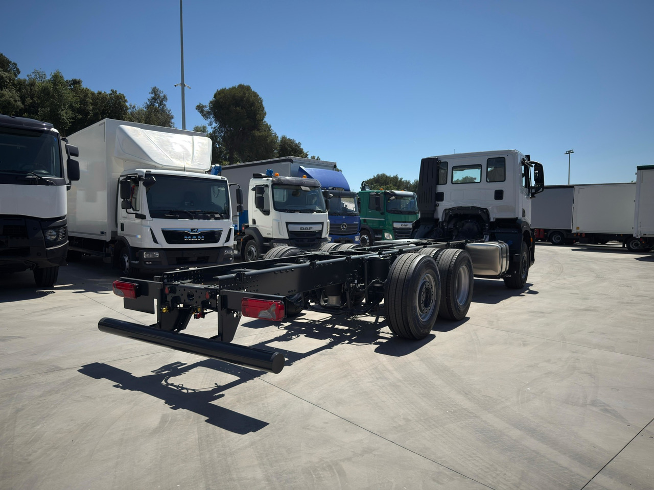 IVECO AD280X40 YPS ON X-WAY E6 (Chassis) - Cab chassis truck: picture 4 IVECO AD280X40 YPS ON X-WAY E6 (Chassis) - Cab chassis truck: picture 4