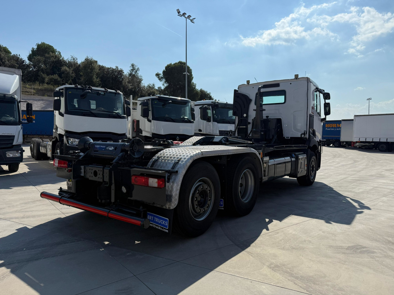 RENAULT C430 TI E6 (Hook) - Hook lift truck: picture 3 RENAULT C430 TI E6 (Hook) - Hook lift truck: picture 3