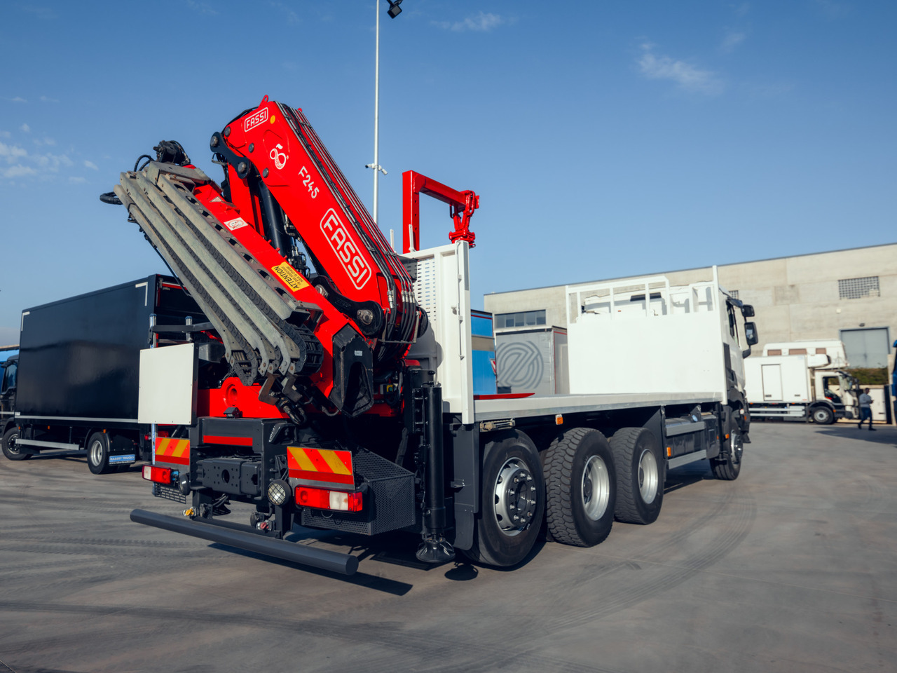 RENAULT C460 E6 (Platform) - Dropside/ Flatbed truck, Crane truck: picture 4 RENAULT C460 E6 (Platform) - Dropside/ Flatbed truck, Crane truck: picture 4