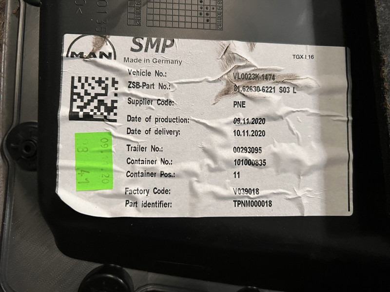 MAN - Bumper: picture 3 MAN - Bumper: picture 3