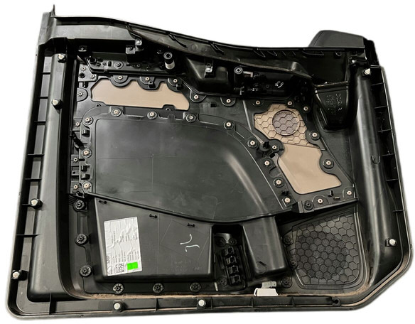 MAN - Bumper: picture 2 MAN - Bumper: picture 2