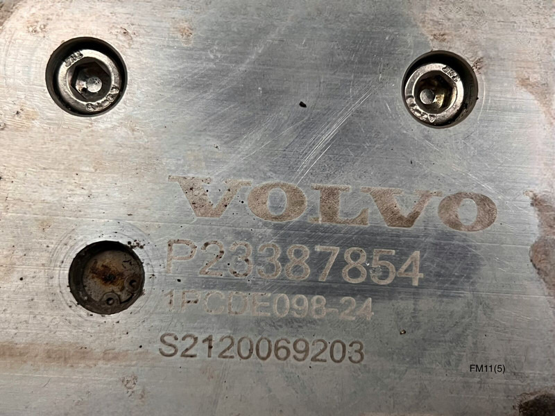 Volvo  - Exhaust system: picture 2 Volvo  - Exhaust system: picture 2