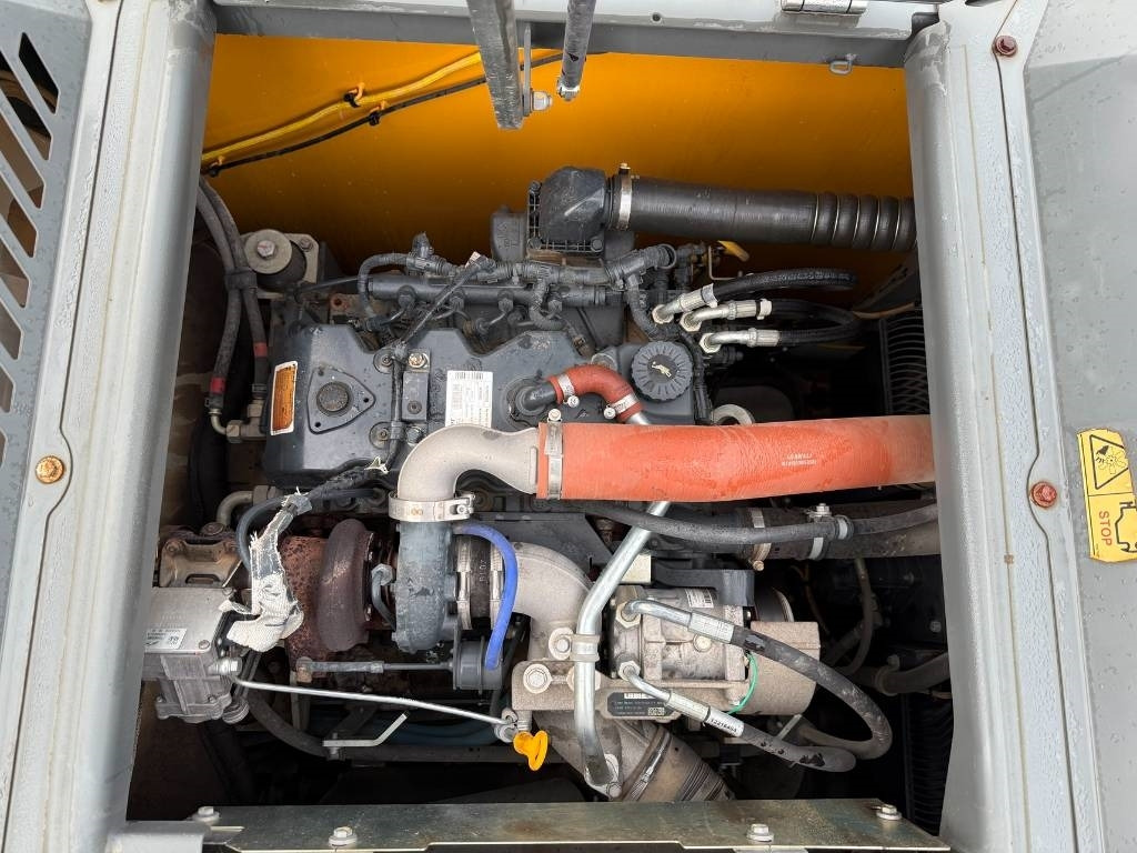 Crawler excavator Liebherr R922 LC: picture 6