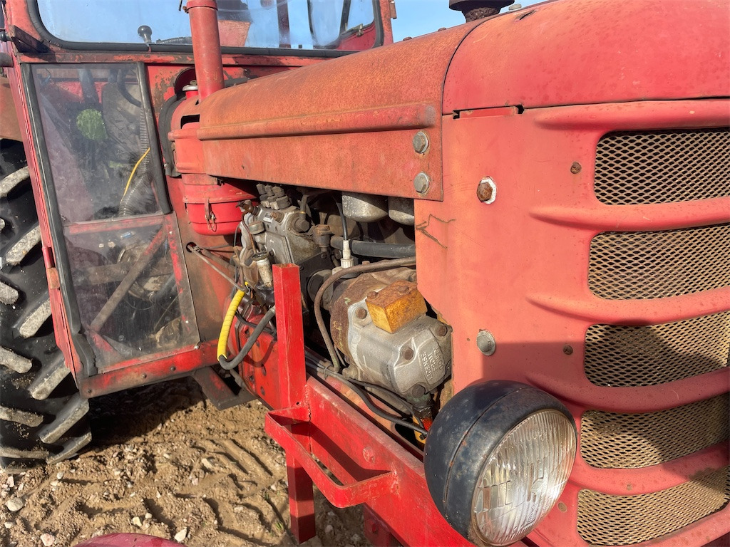 Farm tractor BM VOLVO 350: picture 35