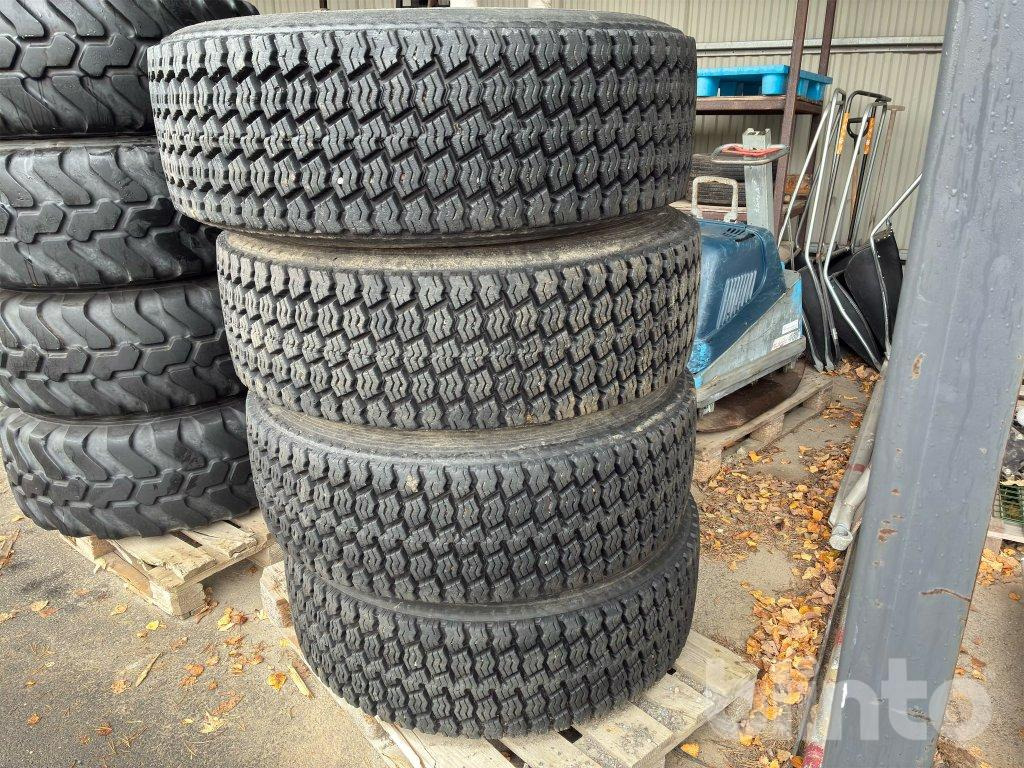 Bridgestone 385/65 R 22.5 - Wheel and tire package for Construction machinery: picture 5 Bridgestone 385/65 R 22.5 - Wheel and tire package for Construction machinery: picture 5