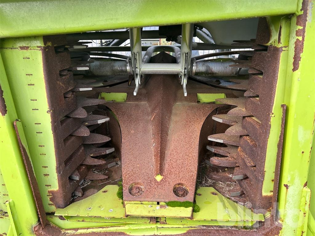 Forage harvester attachment CLAAS Orbis 900 (2011): picture 15 Forage harvester attachment CLAAS Orbis 900 (2011): picture 15