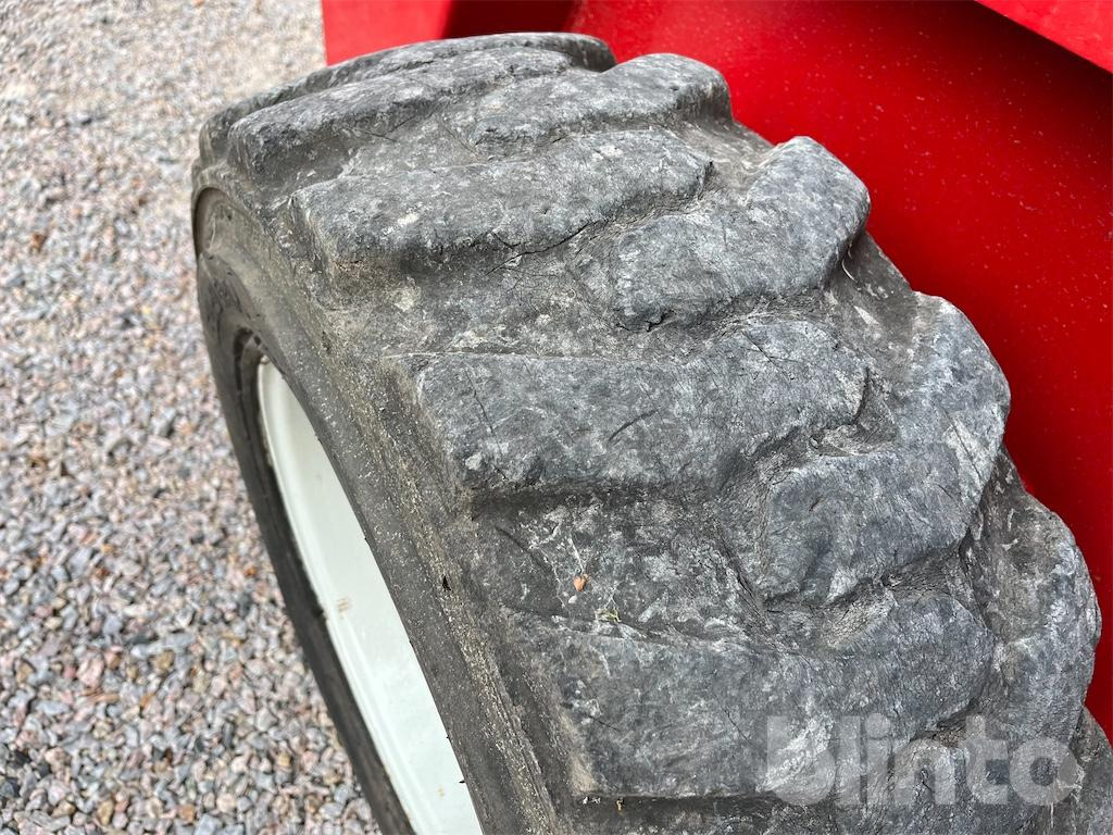 Skid steer loader Gehl 4610: picture 33