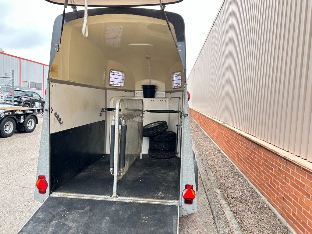 HUMBAUR HP TA G VD - Horse trailer: picture 4 HUMBAUR HP TA G VD - Horse trailer: picture 4