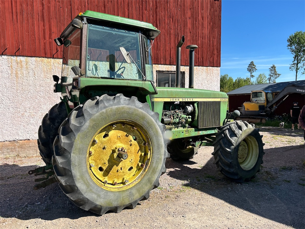 JOHN DEERE 4430 - Farm tractor: picture 4 JOHN DEERE 4430 - Farm tractor: picture 4