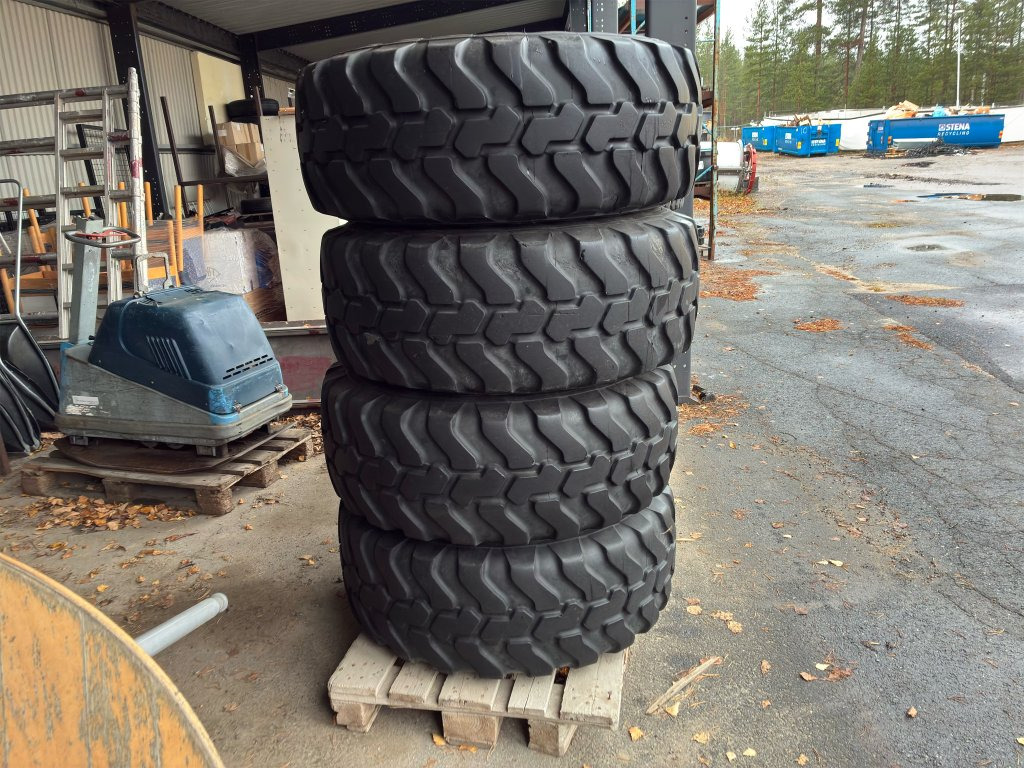 Mitas 405/70 R 20 - Wheel and tire package for Construction machinery: picture 3 Mitas 405/70 R 20 - Wheel and tire package for Construction machinery: picture 3