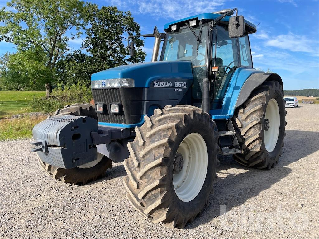 NEW HOLLAND 8670 4WD - Farm tractor: picture 1 NEW HOLLAND 8670 4WD - Farm tractor: picture 1