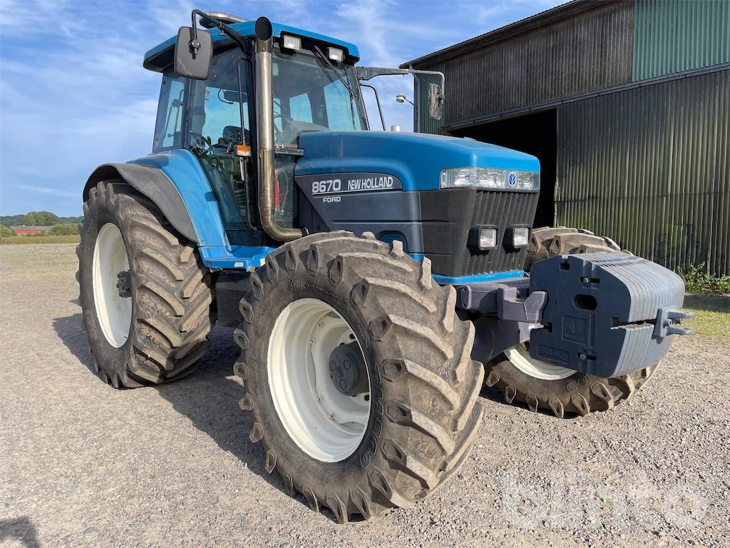 NEW HOLLAND 8670 4WD - Farm tractor: picture 2 NEW HOLLAND 8670 4WD - Farm tractor: picture 2