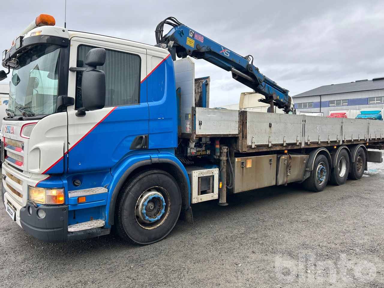SCANIA P420 LB8X2/4 HNA - Dropside/ Flatbed truck, Crane truck: picture 1 SCANIA P420 LB8X2/4 HNA - Dropside/ Flatbed truck, Crane truck: picture 1