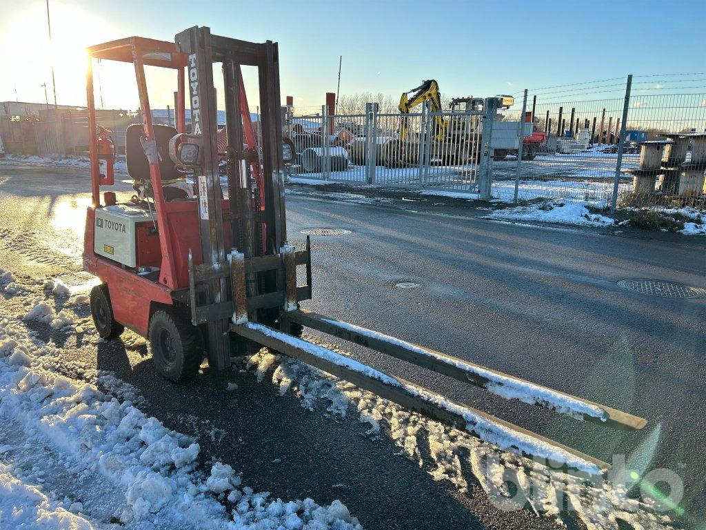 Toyota 2F B9 - Forklift: picture 3 Toyota 2F B9 - Forklift: picture 3