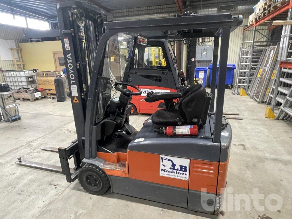 Toyota 7FBEF15 - Electric forklift: picture 4 Toyota 7FBEF15 - Electric forklift: picture 4