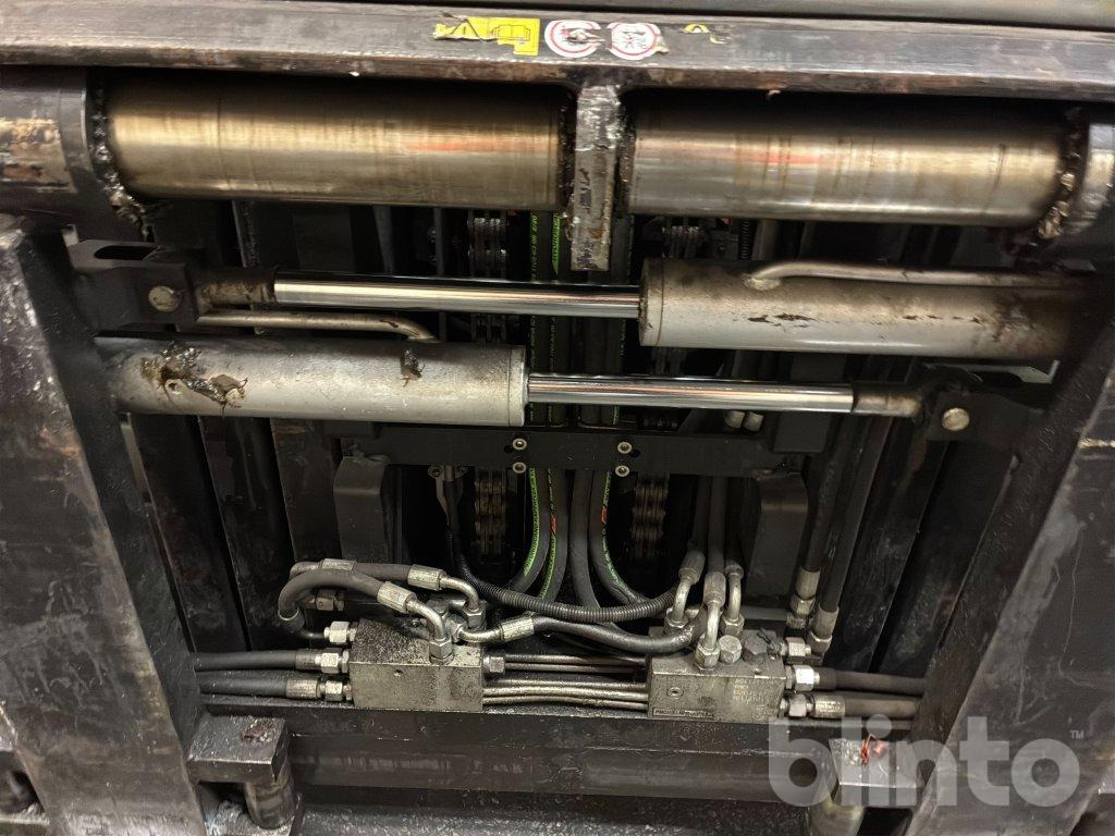 Electric forklift Toyota 8FBMT50: picture 22