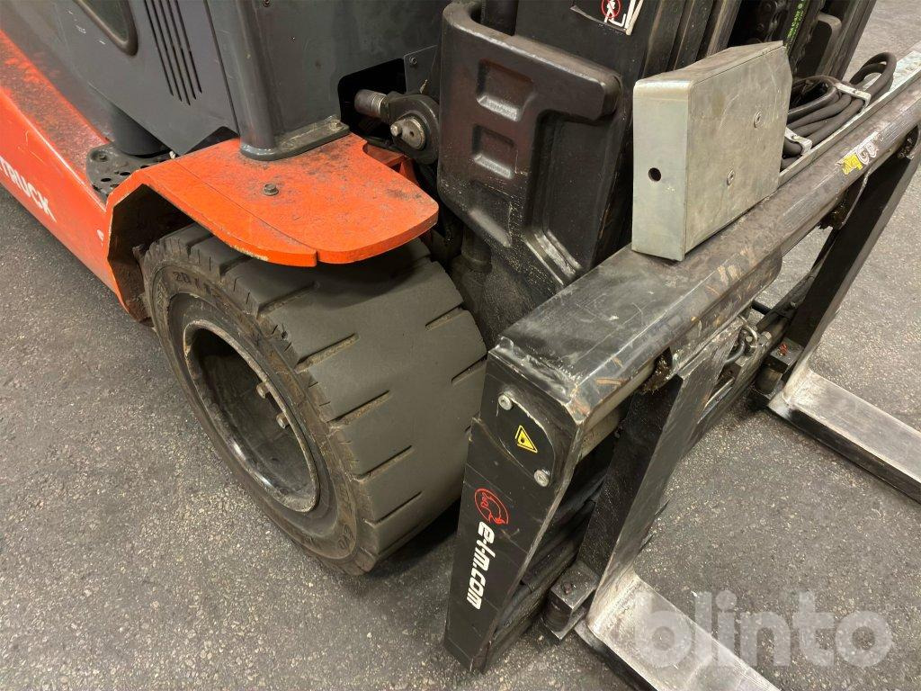 Electric forklift Toyota 8FBMT50: picture 25