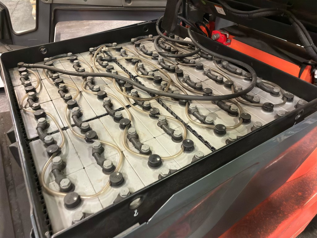 Electric forklift Toyota 8FBMT50: picture 41