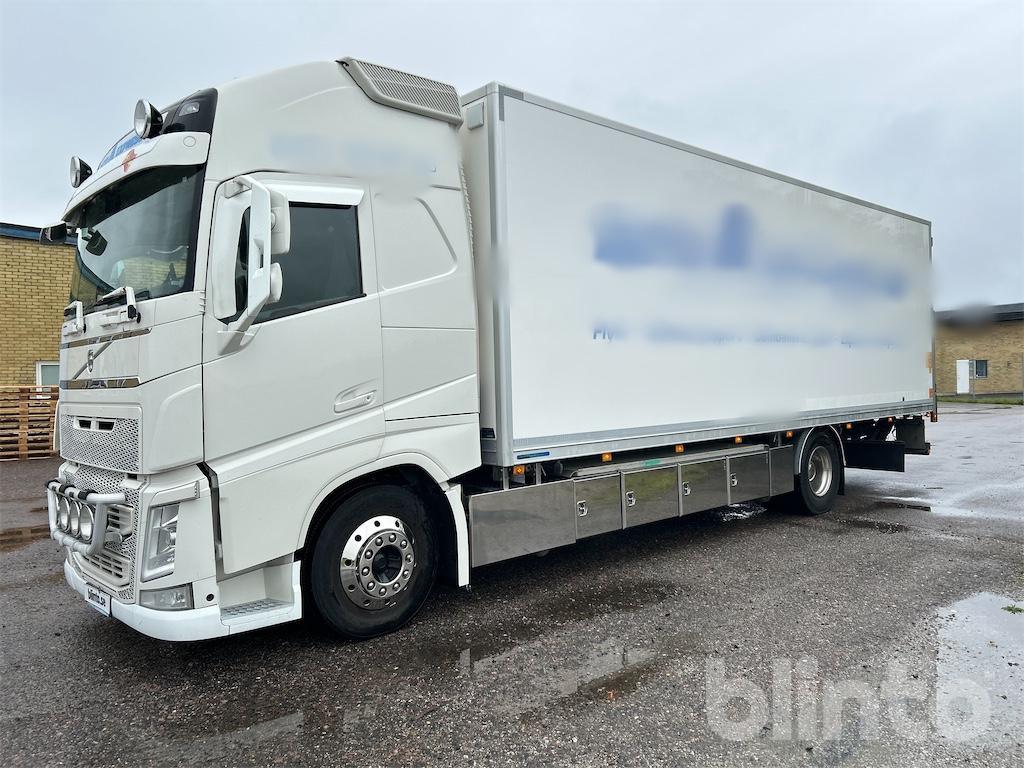 VOLVO FH 4*2 - Box truck: picture 1 VOLVO FH 4*2 - Box truck: picture 1