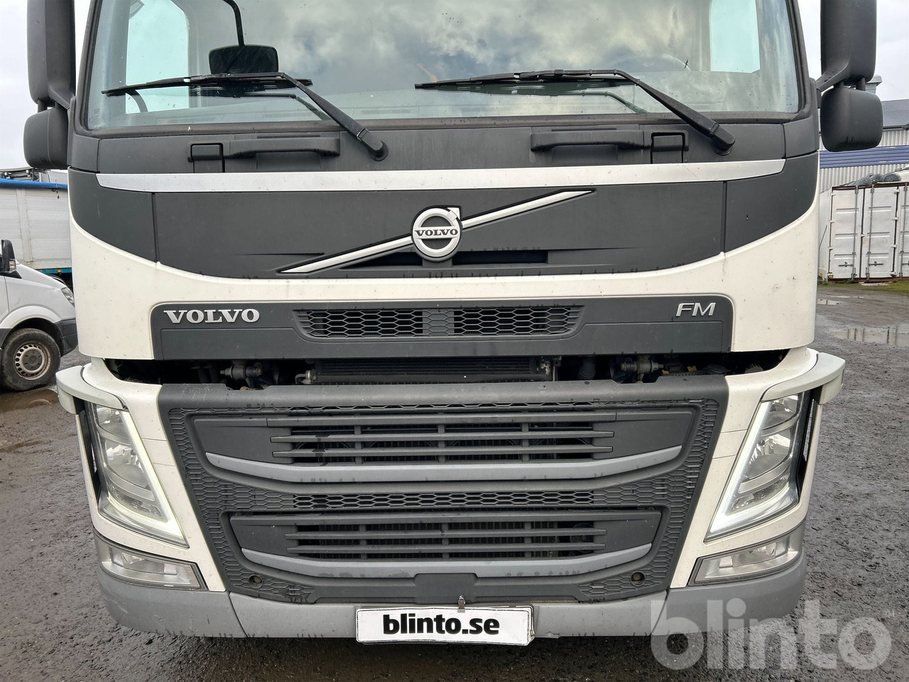 VOLVO FM330 - Refrigerator truck: picture 2 VOLVO FM330 - Refrigerator truck: picture 2