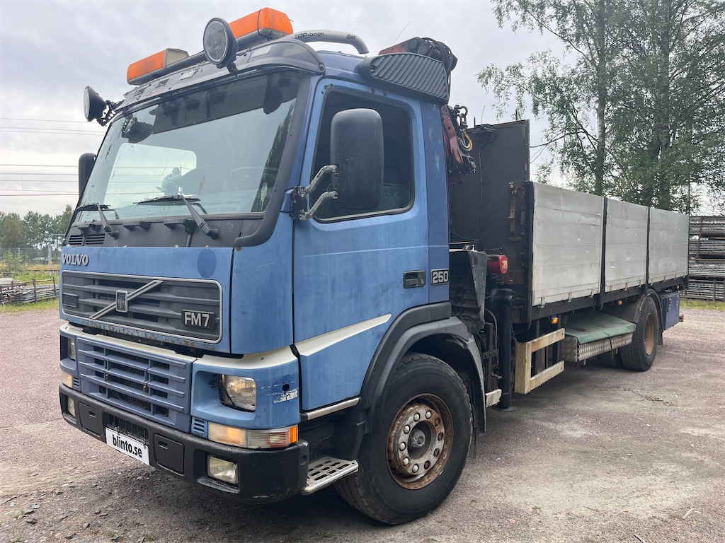 VOLVO FM7 4X2 - Dropside/ Flatbed truck, Crane truck: picture 1 VOLVO FM7 4X2 - Dropside/ Flatbed truck, Crane truck: picture 1