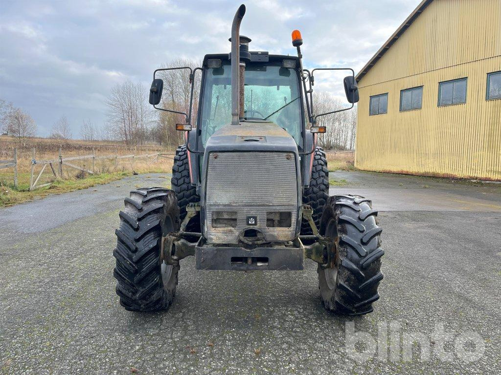 Valmet 8100 - Farm tractor: picture 2 Valmet 8100 - Farm tractor: picture 2