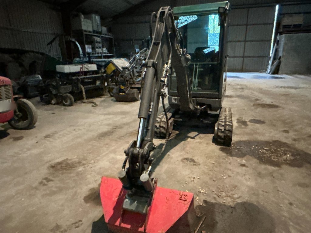 Volvo EC180c - Mini excavator: picture 2 Volvo EC180c - Mini excavator: picture 2