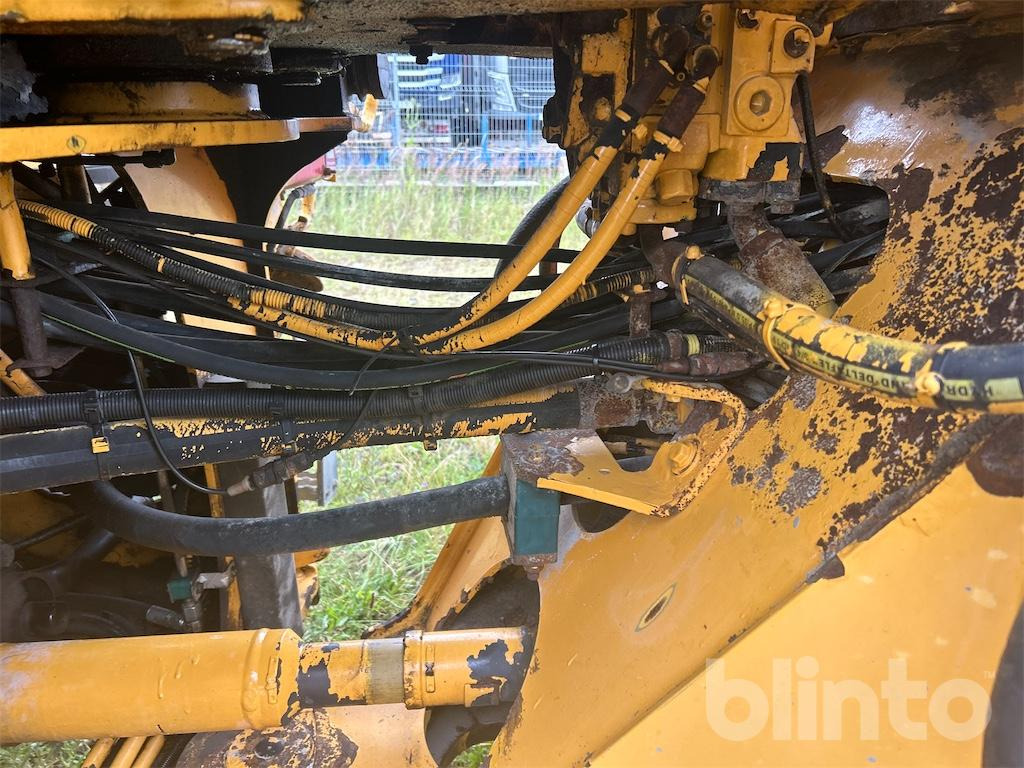 Wheel loader Volvo L90F: picture 35