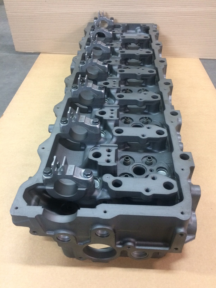 TESTATE MOTORI MAN D2066 - D2676 - NUDE / COMPLETE DI VALVOLE - Cylinder head for Truck: picture 4 TESTATE MOTORI MAN D2066 - D2676 - NUDE / COMPLETE DI VALVOLE - Cylinder head for Truck: picture 4