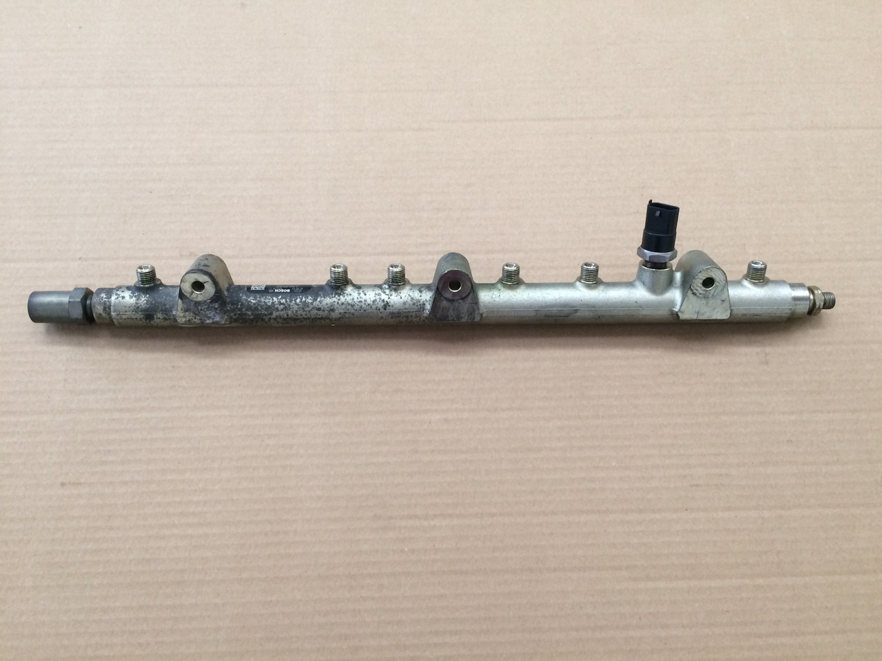 TUBO PRESSIONE COMMON RAIL MAN 51103116037 - Fuel system: picture 2 TUBO PRESSIONE COMMON RAIL MAN 51103116037 - Fuel system: picture 2