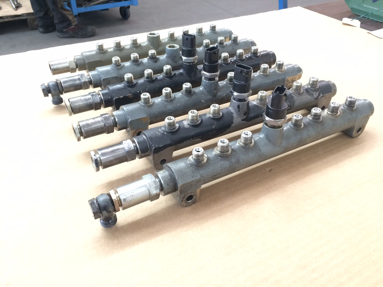 TUBO PRESSIONE COMMON RAIL MAN 51103116039 - Fuel system: picture 5 TUBO PRESSIONE COMMON RAIL MAN 51103116039 - Fuel system: picture 5