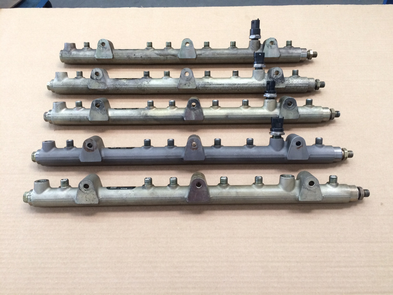 TUBO PRESSIONE COMMON RAIL MAN 51103116054 - Fuel system: picture 4 TUBO PRESSIONE COMMON RAIL MAN 51103116054 - Fuel system: picture 4