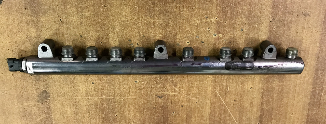 TUBO PRESSIONE RAIL PER MOTORI MAN D2066 - D2676 - Fuel system for Truck: picture 2 TUBO PRESSIONE RAIL PER MOTORI MAN D2066 - D2676 - Fuel system for Truck: picture 2