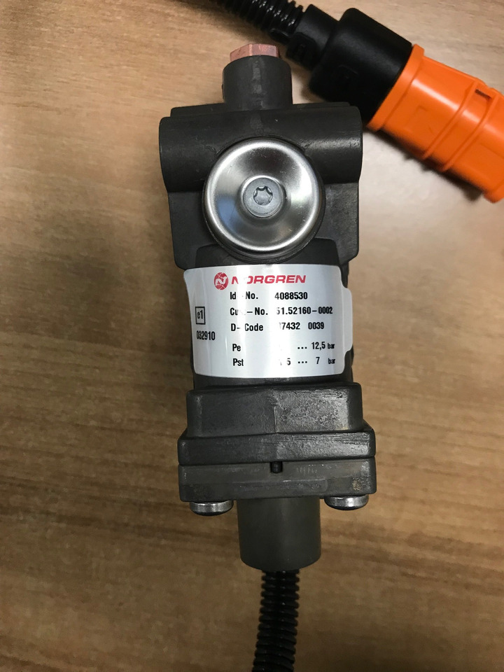 VALVOLA FRENO MOTORE - RIF. MAN 51521600002 - Brake valve for Truck: picture 3 VALVOLA FRENO MOTORE - RIF. MAN 51521600002 - Brake valve for Truck: picture 3