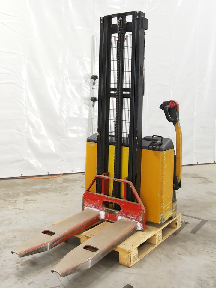 Hyster S1.2E - Stacker: picture 2 Hyster S1.2E - Stacker: picture 2