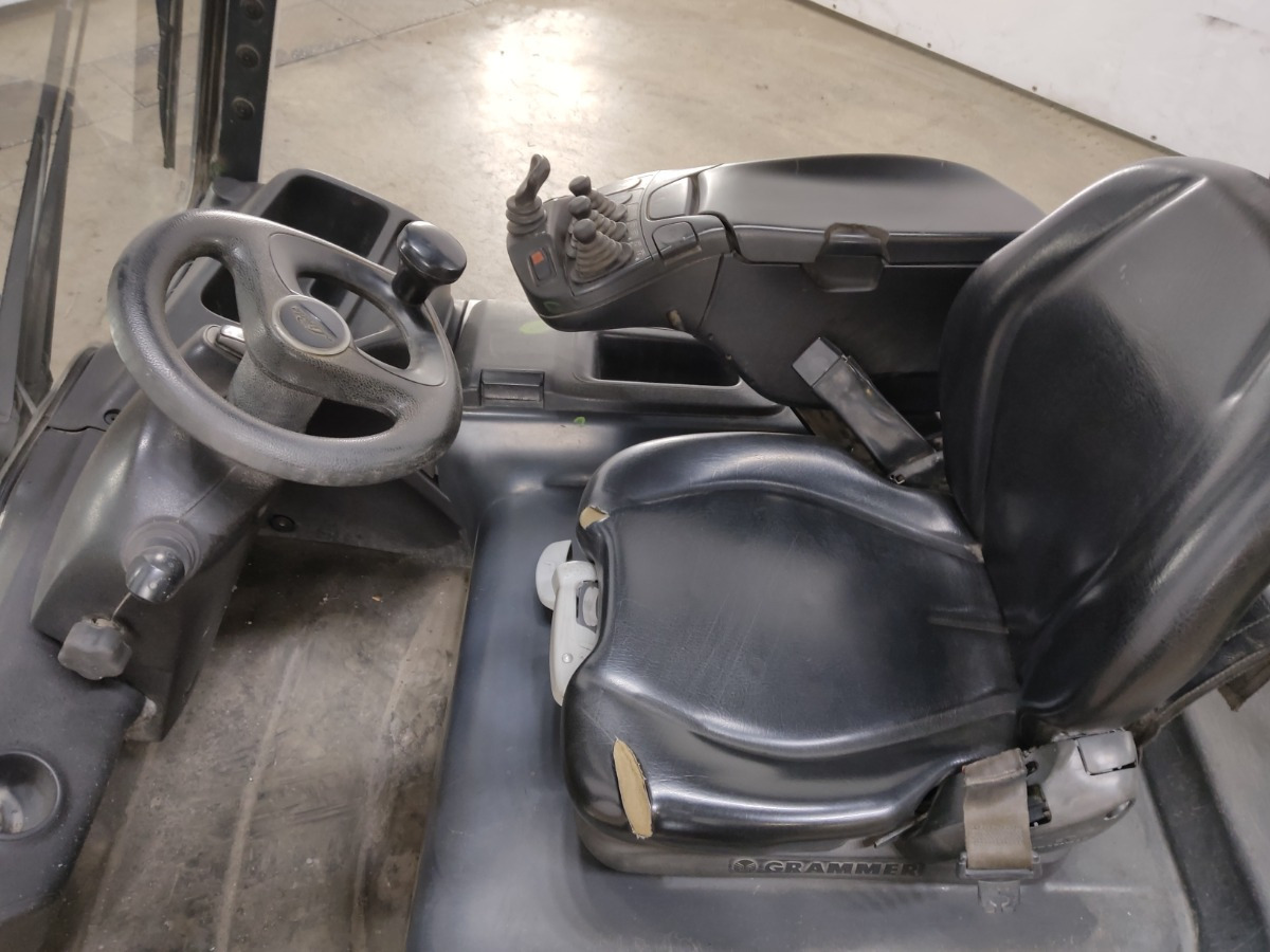 Linde E30L - Electric forklift: picture 3 Linde E30L - Electric forklift: picture 3