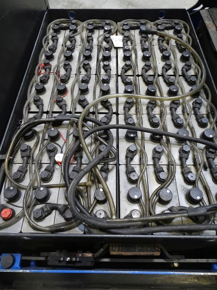 Tow tractor Linde P250: picture 8