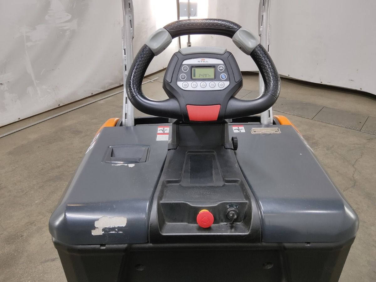 Still LTX50 - Tow tractor: picture 3 Still LTX50 - Tow tractor: picture 3