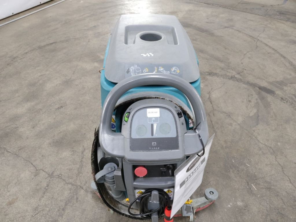 Tennant SCHEUERSAUGMASCHINE - Scrubber dryer: picture 3 Tennant SCHEUERSAUGMASCHINE - Scrubber dryer: picture 3